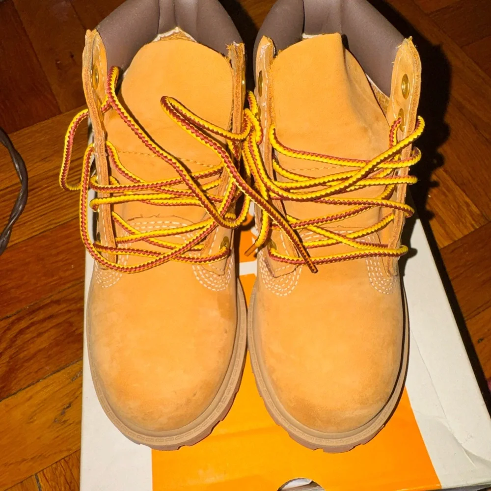 Timberland Wheat Nubuck Toddler Boots - Picture 6 of 6